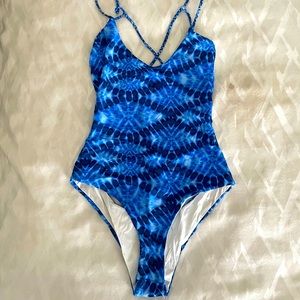 L Space Reversible Pool Blue and White One Piece